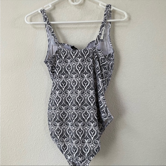 Bondeye Australia patterned black and white one piece ruched swimsuit - Picture 9 of 11